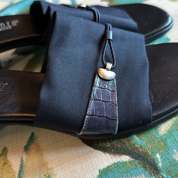 Munro American black and navy blue slip on sandal - Picture 9 of 11